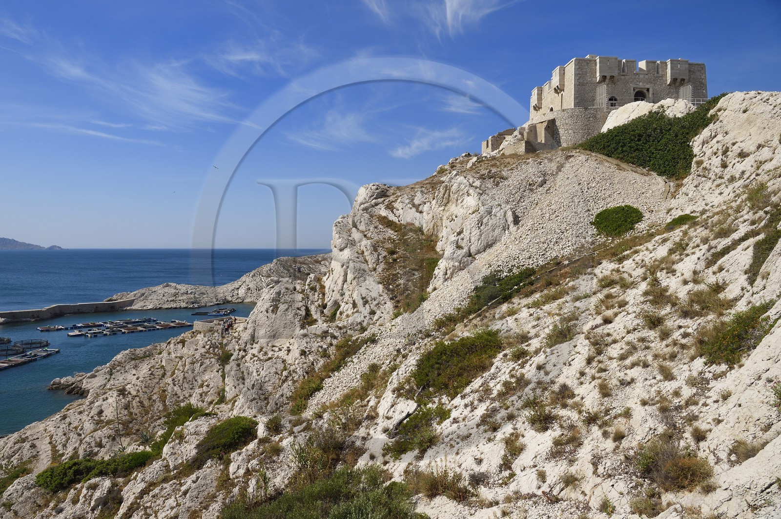 France, Bouches-du-Rhône (13), Marseille, Parc National des Calanques, Archipel des Iles du Frioul, Ile de Pomègues, la tour de Pomeguet construite en 1860