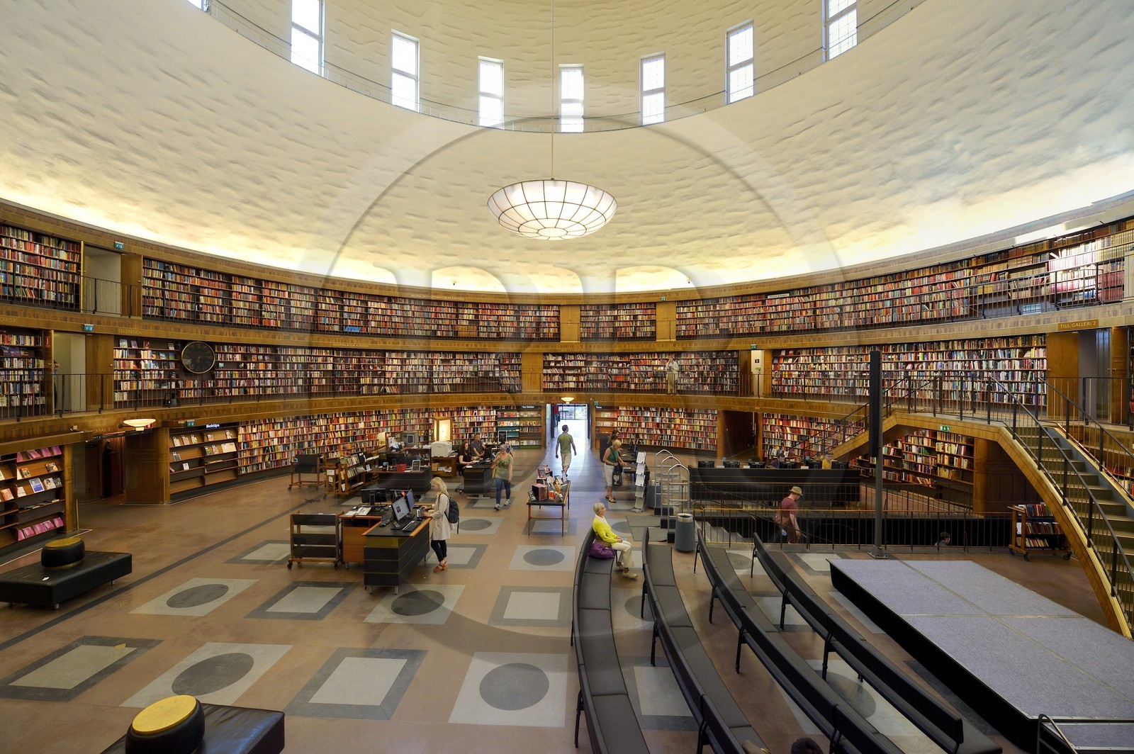 Suède, Stockholm, la bibliothèque publique de Stockholm (Stockholms stadsbibliotek) de 1928 par l'architecte suédois Gunnar Asplund, l'intérieur de la rotonde