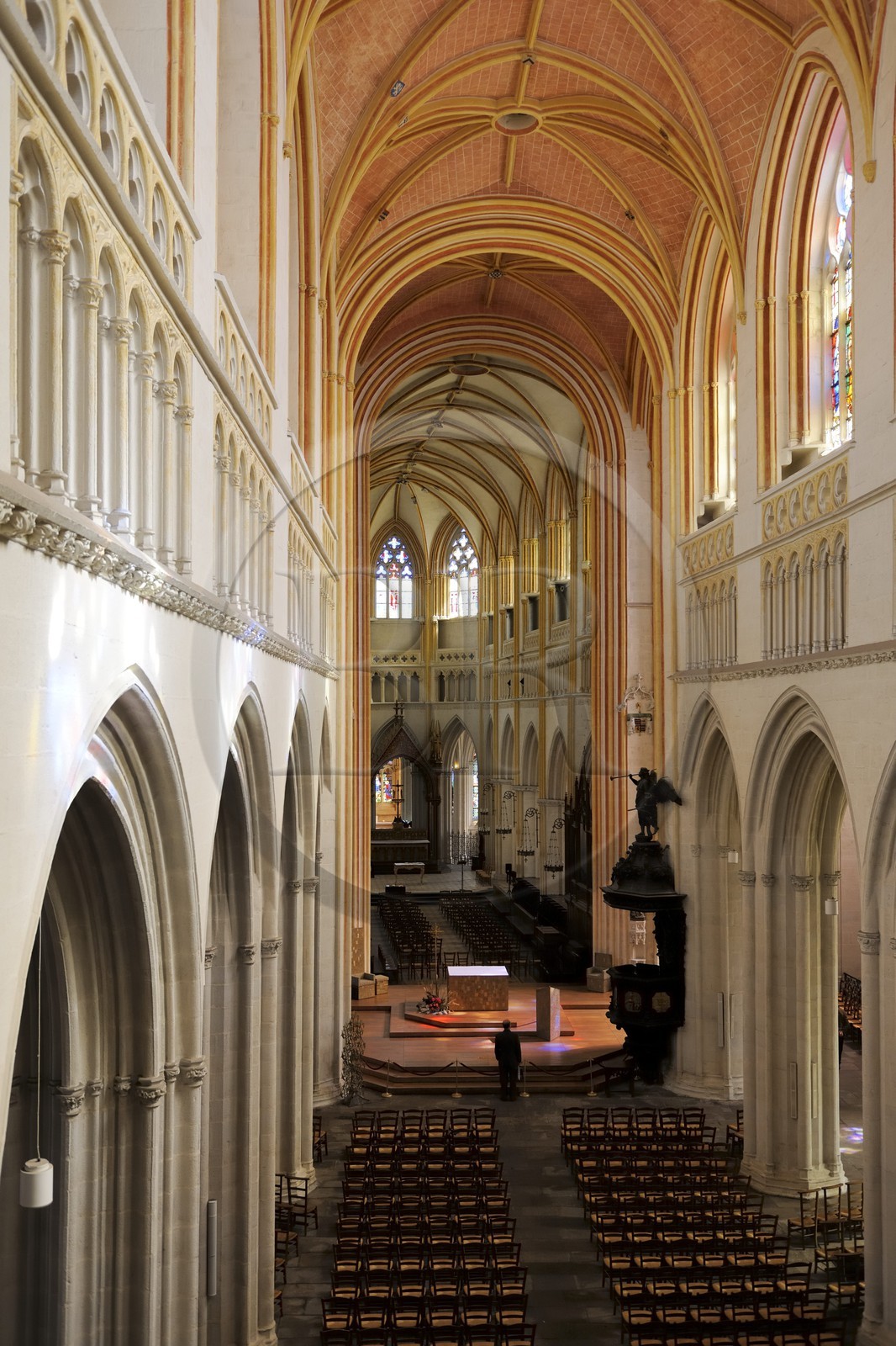 France, Finistère (29), Quimper, la cathédrale Saint-Corentin, la nef