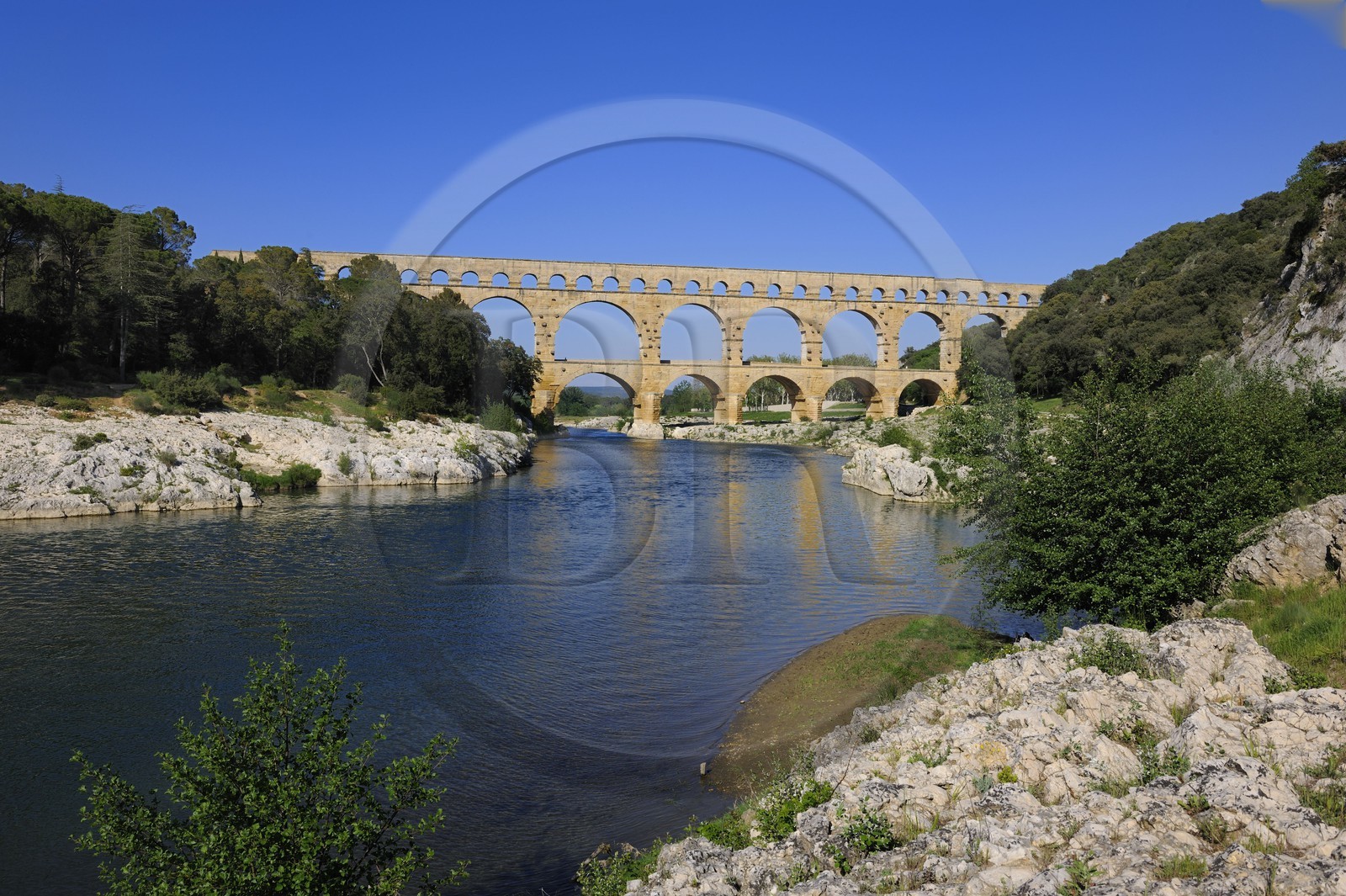 France, Gard (30), le Pont du Gard classé Patrimoine Mondial de l'UNESCO, aqueduc romain qui enjambe le Gardon