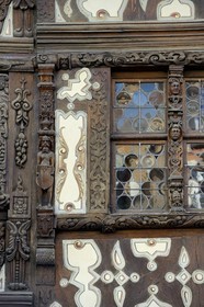 France, Bas Rhin (67), Saverne, détail de la façade de la Maison à colombage Katz du XVIIème siècle