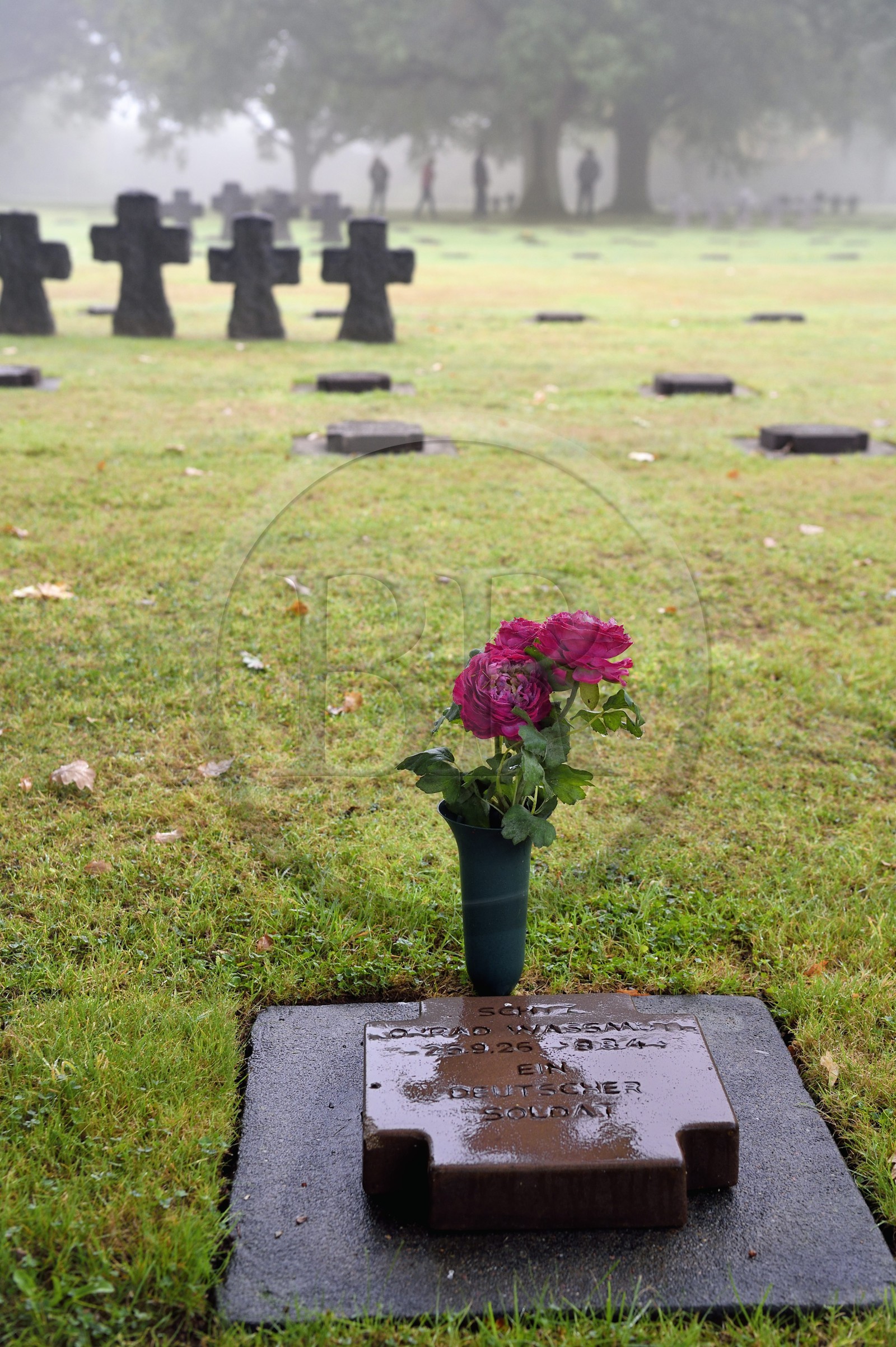 France, Calvados (14), La Cambe, Cimetière militaire allemand de la deuxième guerre mondiale, Ein Deutscher Soldat (un soldat allemand)