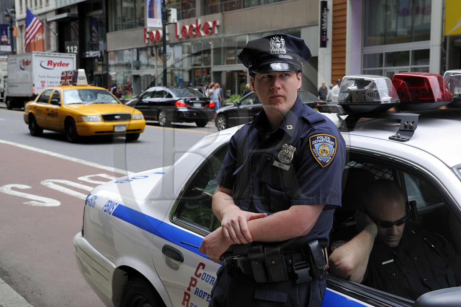 Etats-Unis, New York, Manhattan, Midtown, patrouille de police dans la 34nd Street