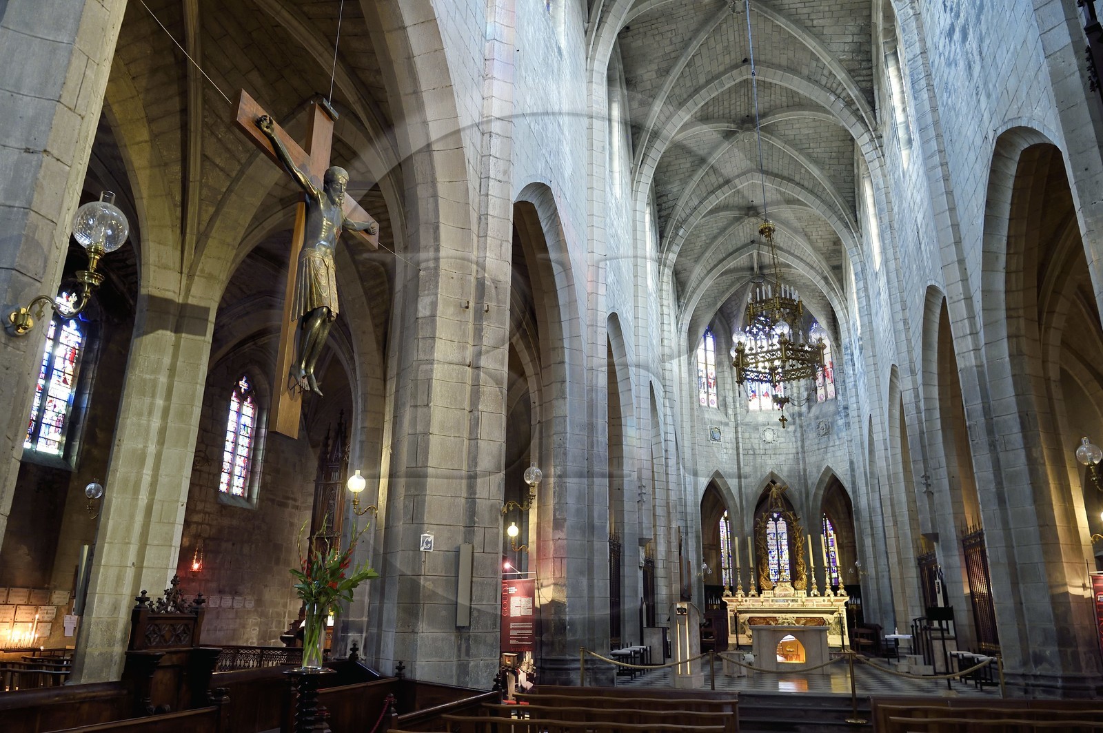 France, Cantal (15), Saint-Flour, cathédrale Saint-Pierre construite en pierre volcanique, le Christ noir en bois de noyer peint aussi appelé Beau Dieu noir