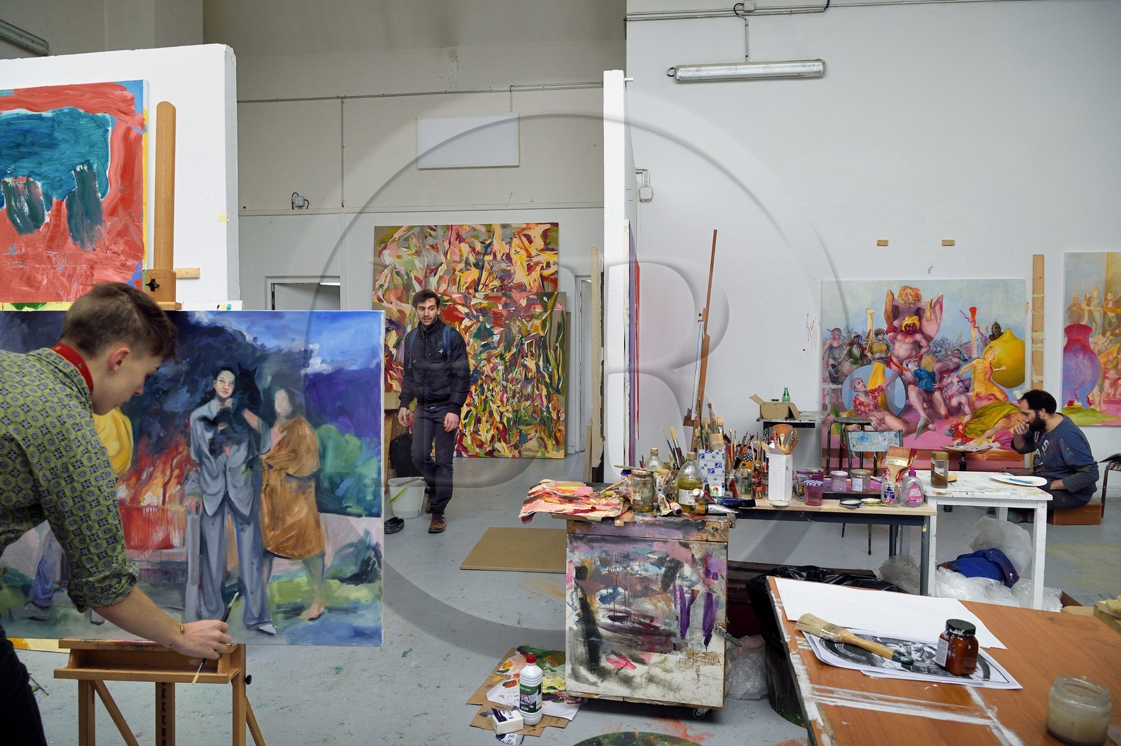 France, Paris (75), quartier de Saint-Germain-des-Prés, Ecole nationale supérieure des Beaux-Arts, batiment Chimay dans l'ancien Hotel de Chimay, étudiants dans l'atelier Tim Eitel