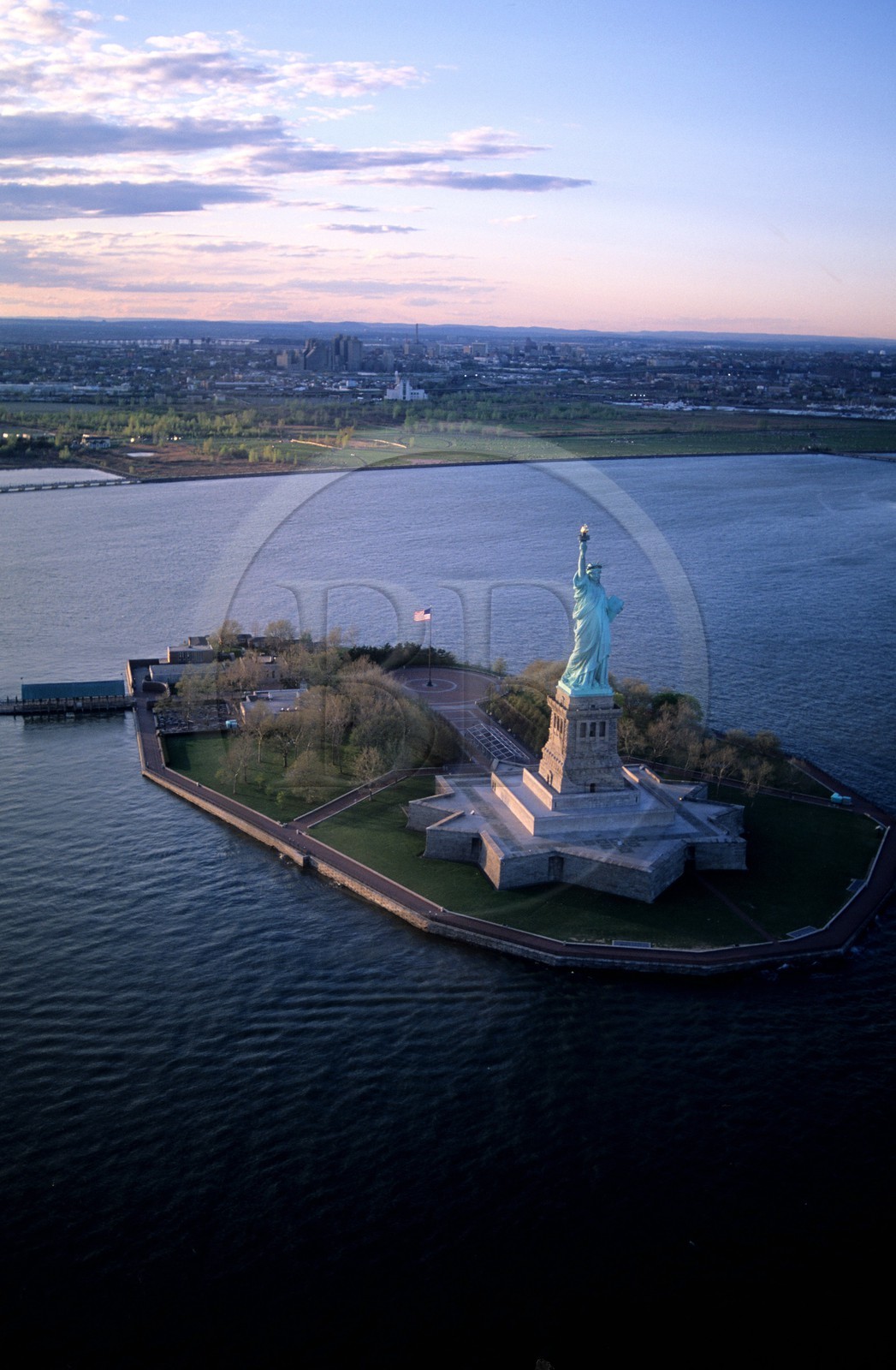 Etats-Unis, New York, Manhattan, statue de la Liberté, classé Patrimoine Mondial de l'UNESCO (vue aérienne)