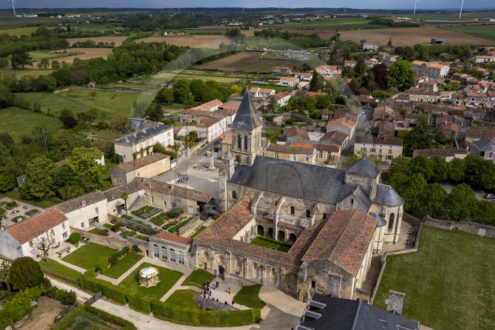France, Vendee, Nieul sur l'Autise, Saint-Vincent royal abbey founded in 1069, houses the tomb of Aénor de Châtelleraut, mother of Alienor of Aquitaine (aerial view)