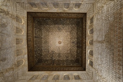 Espagne, Andalousie, Grenade, Palais nasrides de l'Alhambra, classé Patrimoine Mondial de l'UNESCO, Palais de Comares, plafond de la Salle des Ambassadeurs