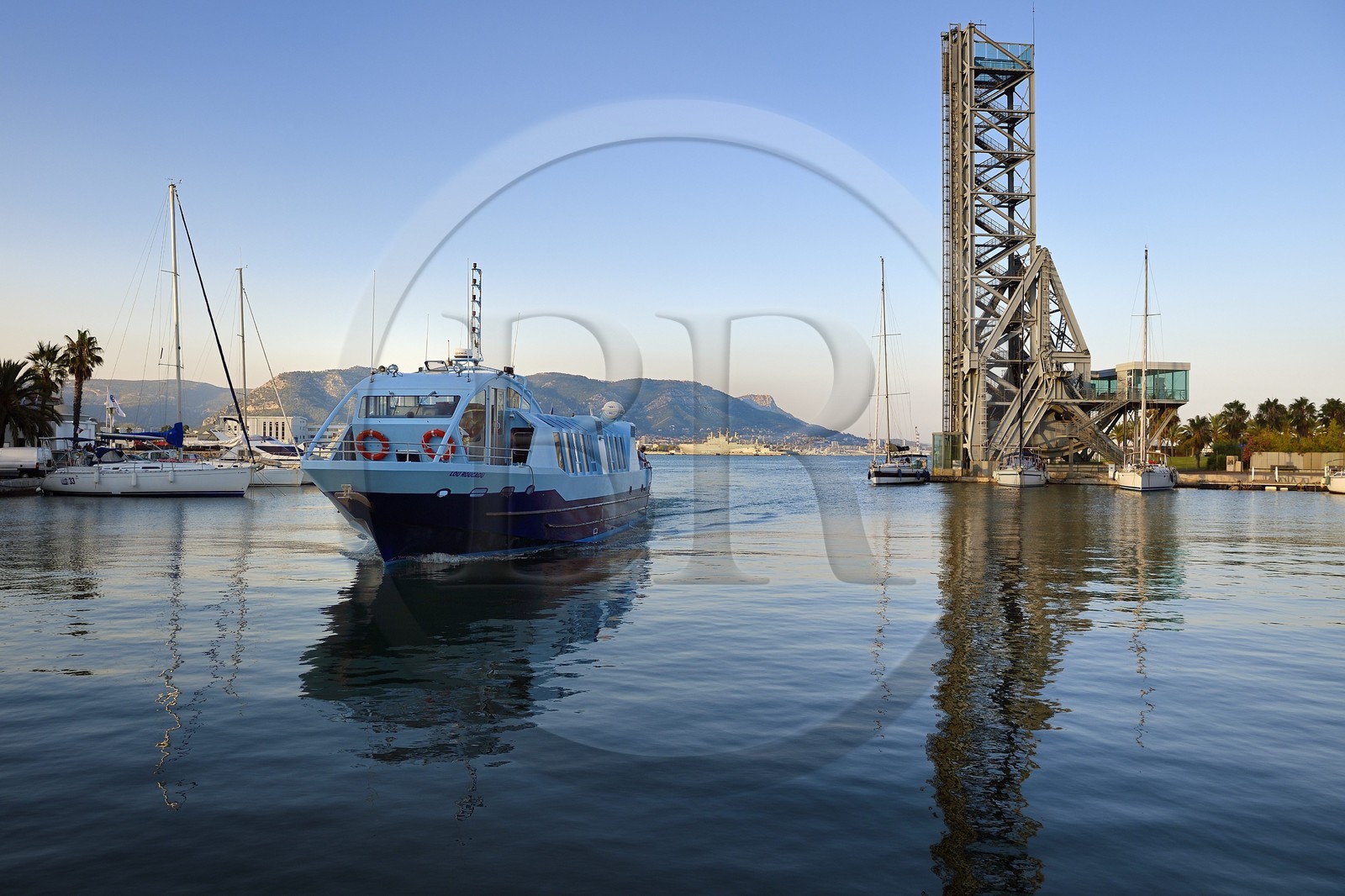France, Var (83), La Seyne-sur-Mer, Parc de la Navale sur les anciens chantiers navals, le pont levant ou basculant
