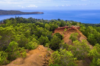 France, Ile de Mayotte, Grande-Terre, Mbouini, les Padzas de Dapani, zones déforestées et ravinées avec des sols rougeatres (vue aérienne)