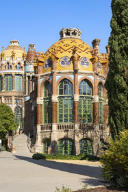 Espagne, Catalogne, Barcelone, quartier d'El Guinardo, ancien Hospital de la Santa Creu i de Sant Pau classé Patrimoine Mondial de l'UNESCO, de style moderniste par l'architecte Domenech i Montaner, aujourd'hui un musée et un centre culturel, il était composé de pavillons reliés par des souterrains