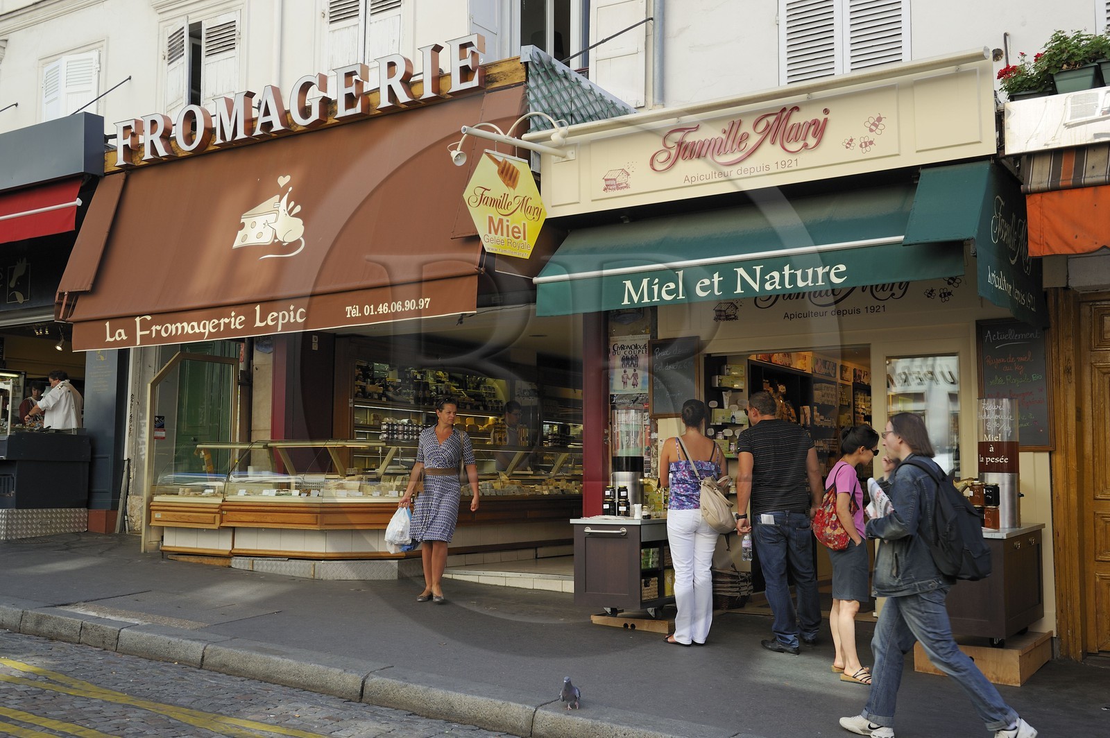 France, Paris, Montmartre, food shops in the Rue Lepic