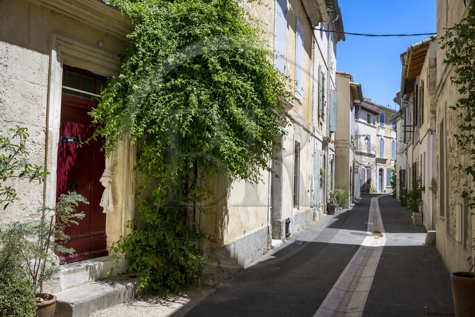 France, Bouches-du-Rhône (13), Arles, rue du Roure dans le quartier de la Roquette