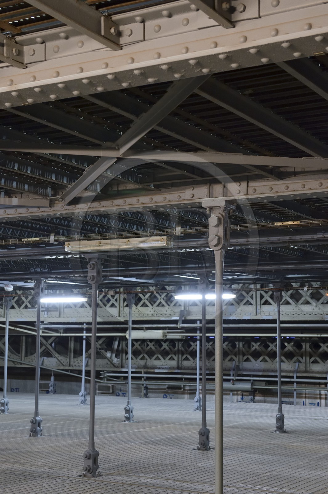 France, Paris (75), Opéra Garnier, le gril qui surplombe les cintres dans la cage de scène