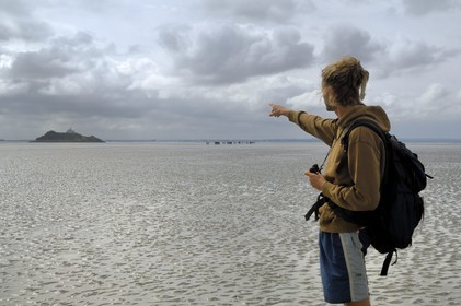 France, Manche (50), traversée à pied de la Baie du Mont Saint-Michel, classé Patrimoine Mondial de l' UNESCO