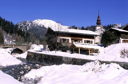 France, Haute-Savoie (74), vallée de Chamonix, village d'Argentière