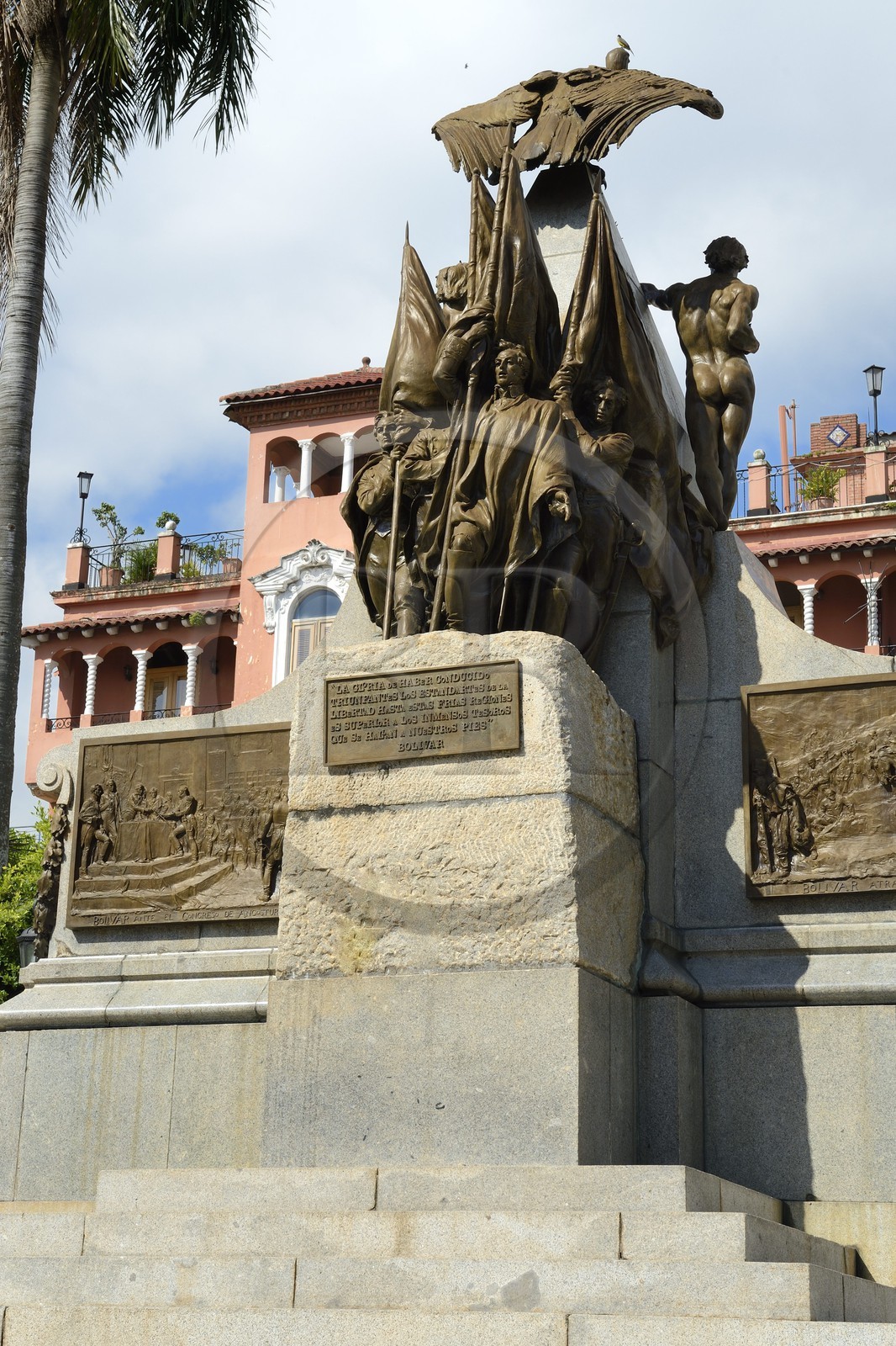 Panama, Panama City, district historique classé Patrimoine Mondial de l'UNESCO, quartier de Casco Antiguo (Viejo), le monument Simon Bolivar sur la plaza Bolivar