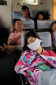Vietnam, train de jour de Lao Cai à Hanoï, classe assis mou climatisé