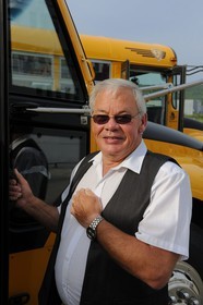 Canada, province de Québec, Gaspésie, chauffeur de bus scolaire