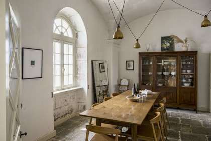 France, Finistère (29), Pays des Abers, Ile Vierge, le phare de l'Ile Vierge, l'ancien phare de 1845 transformé en écogite dans l'ancien logement des gardiens, salle à manger