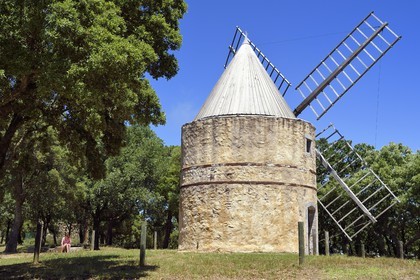 France, Var (83), Presqu'Ile de Saint-Tropez, Ramatuelle, moulin à vent de Paillas