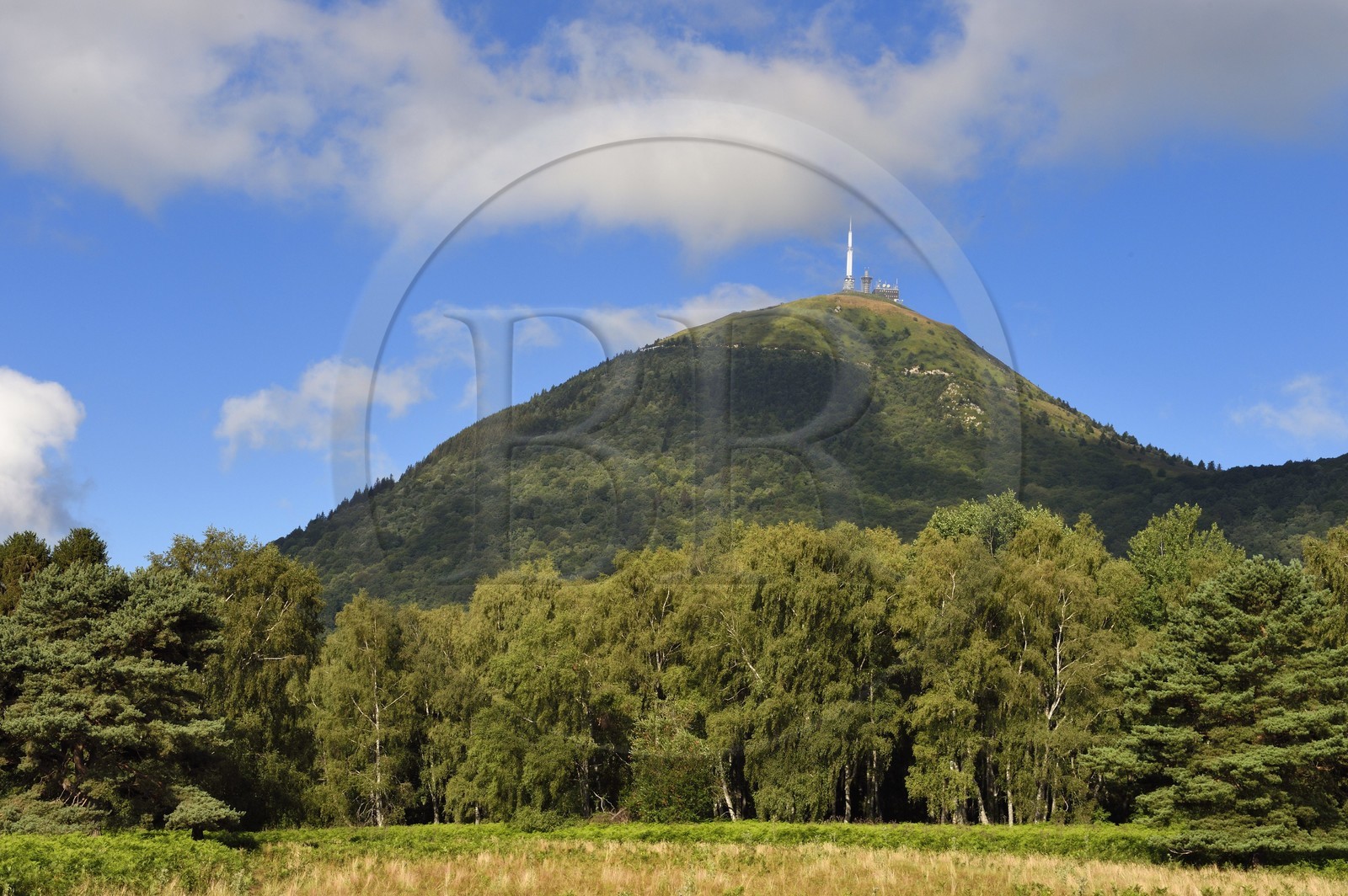 France, Puy-de-Dôme (63), Parc Naturel Régional des Volcans d'Auvergne, Chaine des Puys classée Patrimoine Mondial de l’UNESCO, le volcan Puy de Dôme