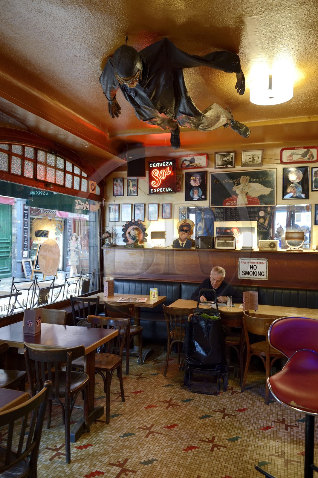 France, Rhône (69), Lyon, site historique classé Patrimoine Mondial de l'UNESCO, Vieux Lyon, Café de la Cathédrale dans la rue Saint-Jean