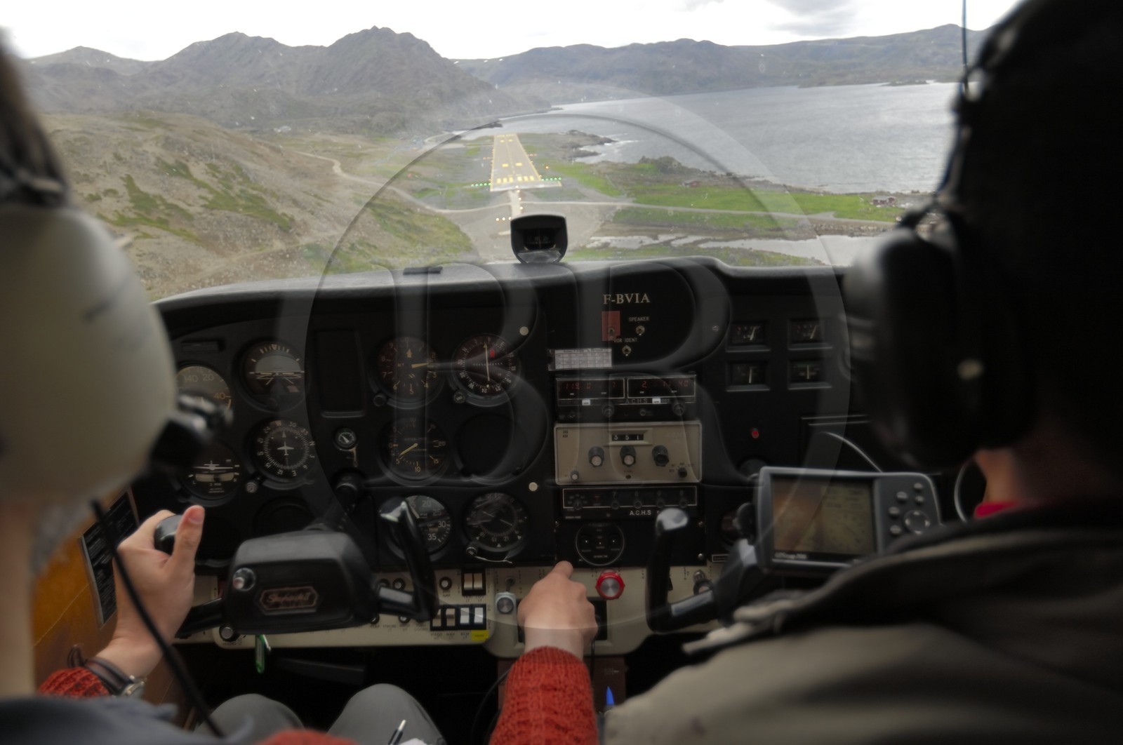 Norvège, Laponie, région du Finnmark, atterrissage à Honningsvag au Cap Nord dans un Cessna (vue aérienne)