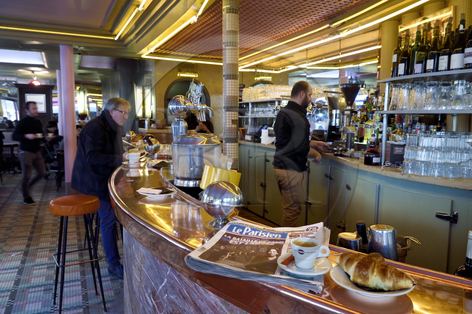 France, Paris (75), la Butte Montmartre, rue Lepic, le Café des Deux Moulins qui servit de décor du film Le Fabuleux destin d'Amélie Poulain