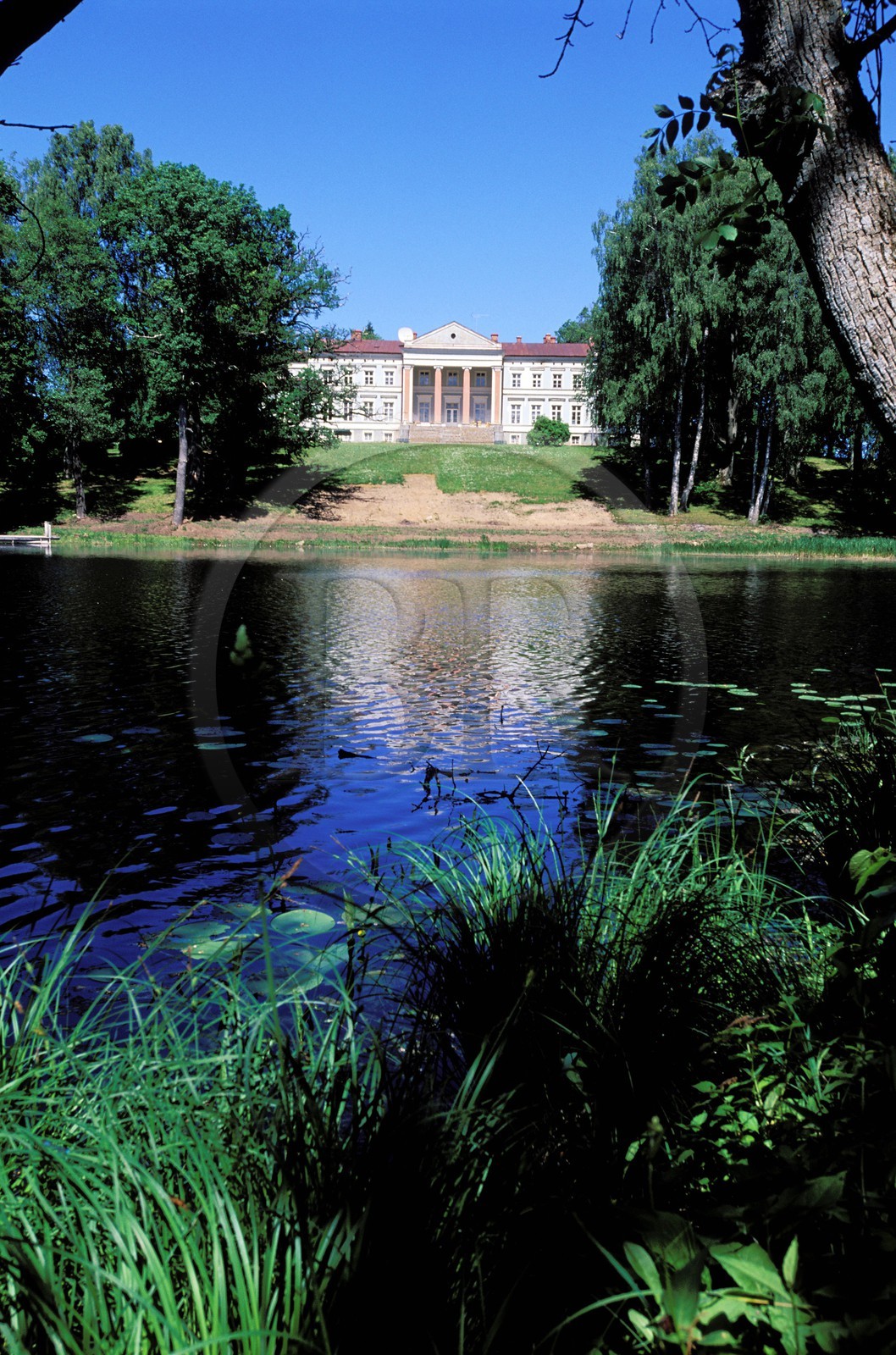 Lettonie (Pays Baltes), région de Kurzeme, château de Nogale (néo-classique) dans les environs de Talsi