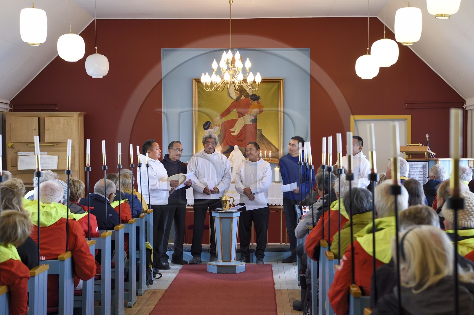 Groenland, cote Nord-Ouest, Qaanaaq ou Nouvelle Thule, chorale inuit dans l'église