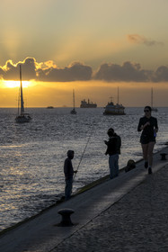 Portugal, Lisbonne, quartier de Belem, les rives du Tage vers le Ponte 25 de Abril