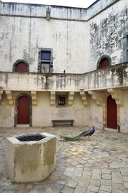 France, Var (83), Saint-Tropez, citadelle du XVIe siècle qui héberge le musée d'histoire maritime, cour du donjon