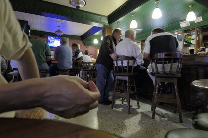 Irlande, Co.Kildare, Maynooth, le pub Brady's