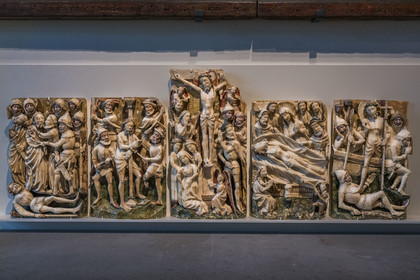 France, Paris (75), Musée de Cluny - Musée national du Moyen-Age, panneaux d'un retable de la Passion, Angleterre, fin XVe siècle, albatre gypseux, polychromie partielle