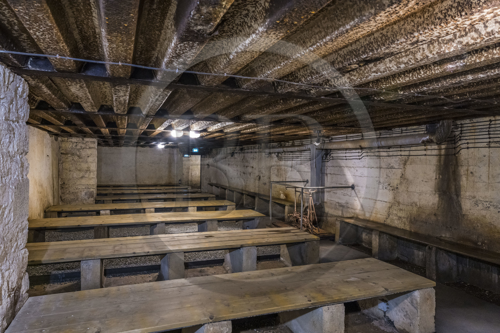 France, Morbihan (56), Lorient, l'abri de défense passive situé sous la place Alsace-Lorraine créé par l'occupant allemand en 1941