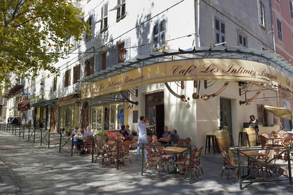 France, Haute-Corse (2B), Bastia, café sur la place du Marché