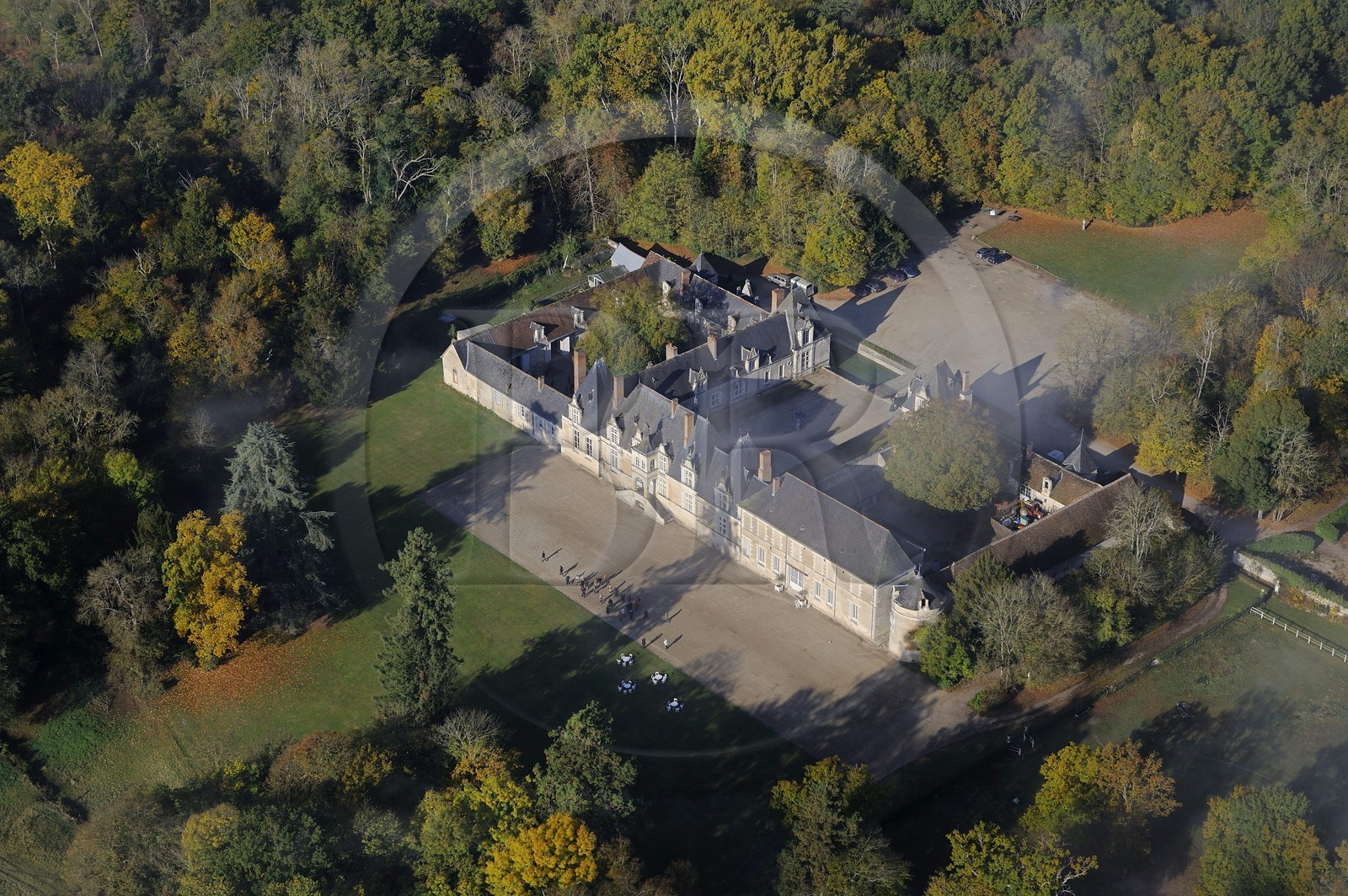 France, Loir-et-Cher (41), château de Villesavin (châteaux de la Loire) (vue aérienne)