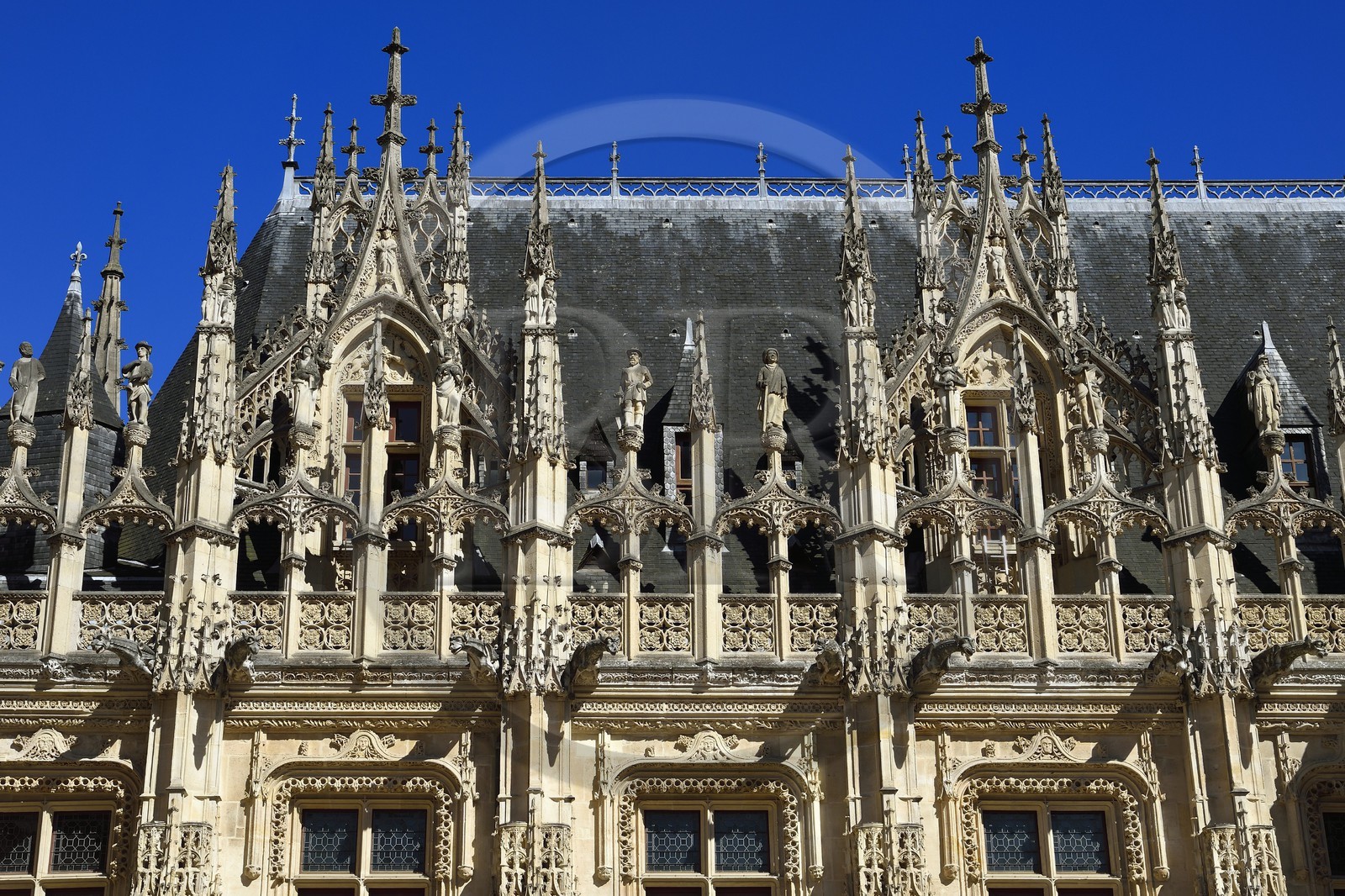 France, Seine-Maritime (76), Rouen, le Palais de justice de Rouen est l'ancien Parlement de Normandie et une des quelques réalisations de l'architecture gothique civile de la fin du Moyen Age en France, facade de la court