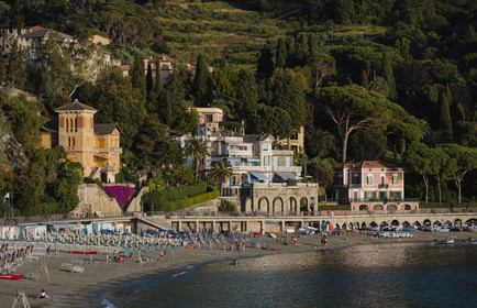 Italie, Ligurie, village de Levanto au nord des Cinque Terre, la plage