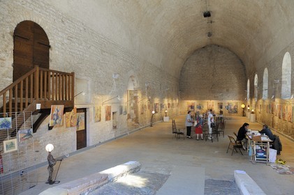 France, Saône et Loire (71), abbaye de Tournus, ancienne salle capitulaire qui acceuille maintenant des expositions