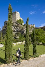 France, Vaucluse (84), Dentelles de Montmirail, Vaison-la-Romaine, le chateau des Comtes de Toulouse construit au XIIe siècle au sommet de la cité médiévale