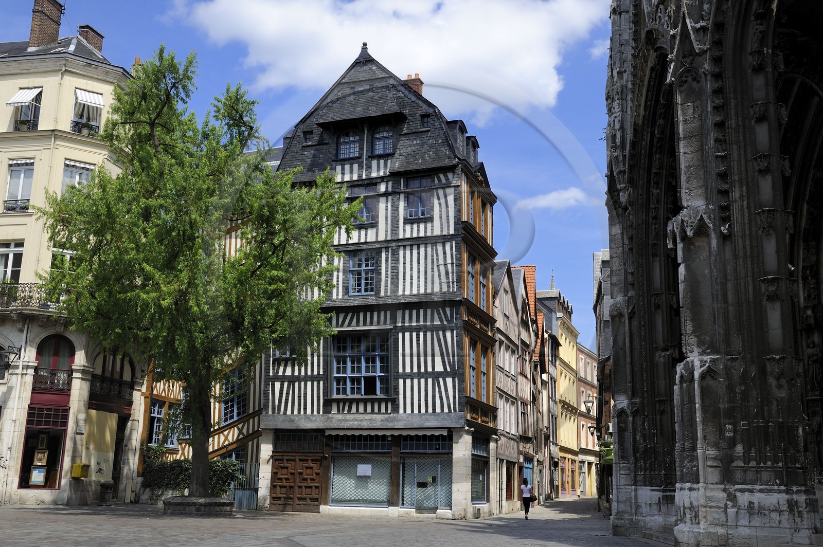 France, Seine Maritime, Rouen, B&B the House Who Leans on the place Barthelemy in an old half-timbered house next to St Maclou church
