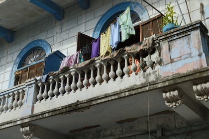Panama, Panama City, historic town listed as World Heritage by UNESCO, Casco Antiguo (Viejo), decrepit house with balcony on Calle 8a Oeste