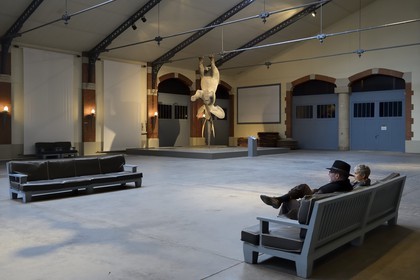 France, Marne (51), Reims le champagne, entrée des caves du Domaine Pommery,  l’éléphant de Daniel Firman