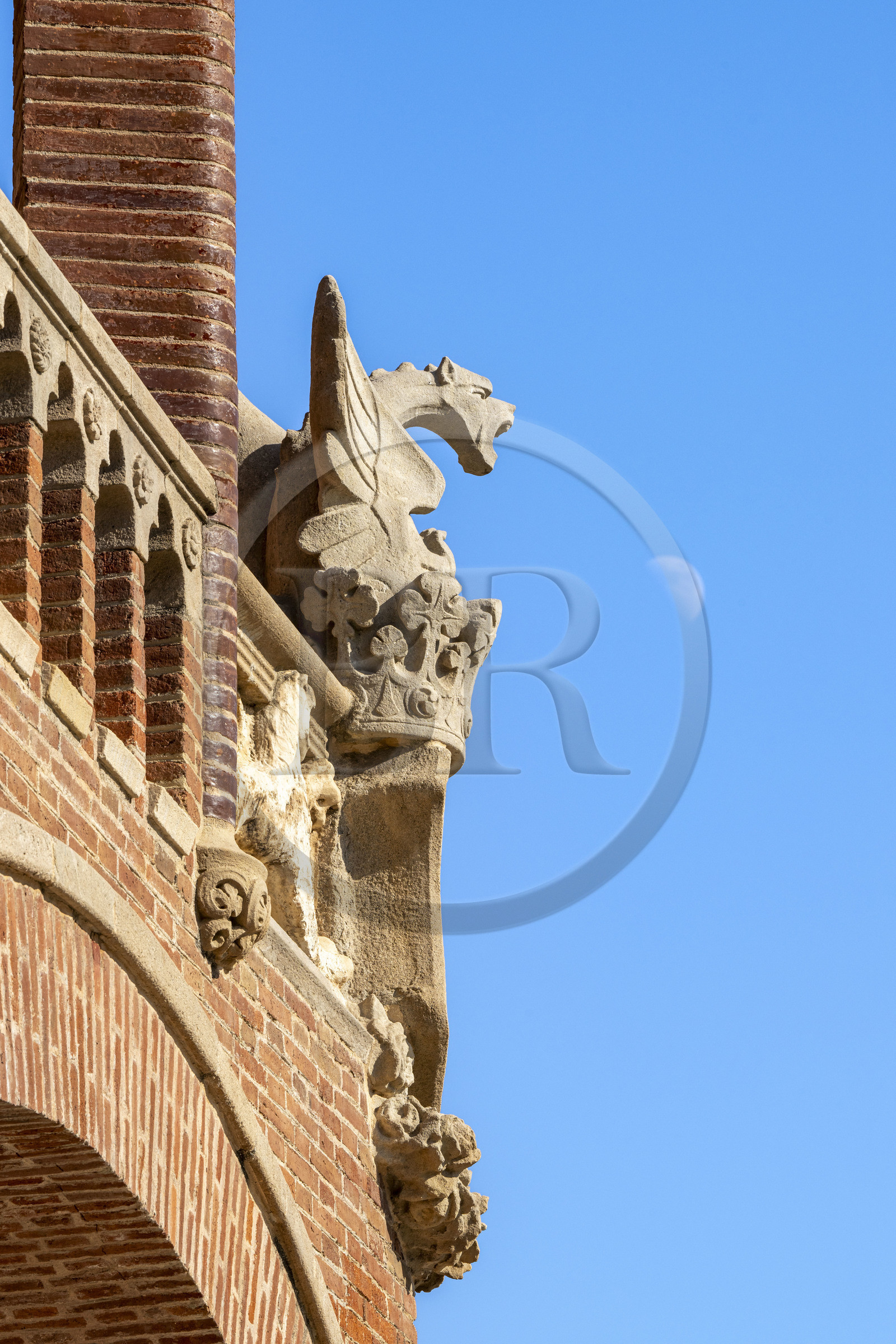 Espagne, Catalogne, Barcelone, quartier d'El Guinardo, ancien Hospital de la Santa Creu i de Sant Pau classé Patrimoine Mondial de l'UNESCO, de style moderniste par l'architecte Domenech i Montaner, aujourd'hui un musée et un centre culturel, batiment des salles d'opération Saint Cosme et Saint Damien (Sant Cosme i Sant Damia)