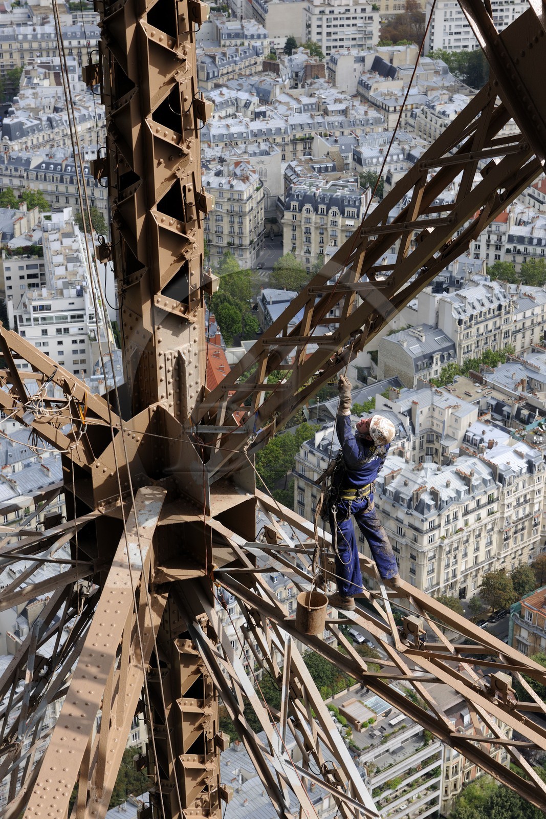 France, Paris (75), Edouard Saunier peintre de la Tour Eiffel