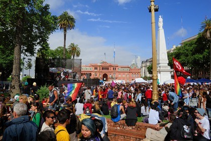 Argentine, Buenos Aires, Gay Pride sur la place de Mai (Plaza de Mayo), la Casa Rosada siège du pouvoir exécutif argentin en arrière plan