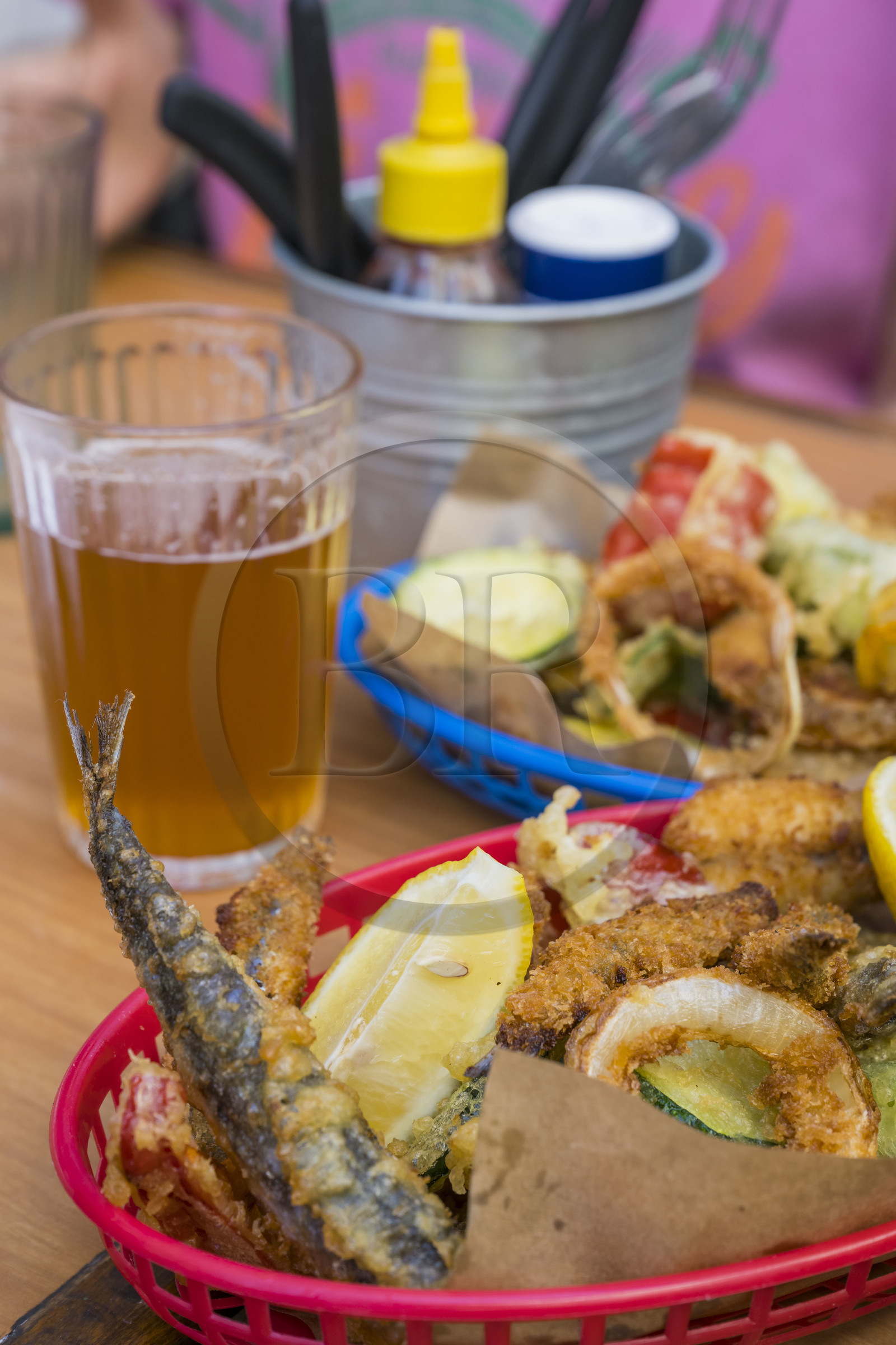 France, Hérault (34), Sète, restaurant Fritto rue André Portes, les fritures sont la spécialité