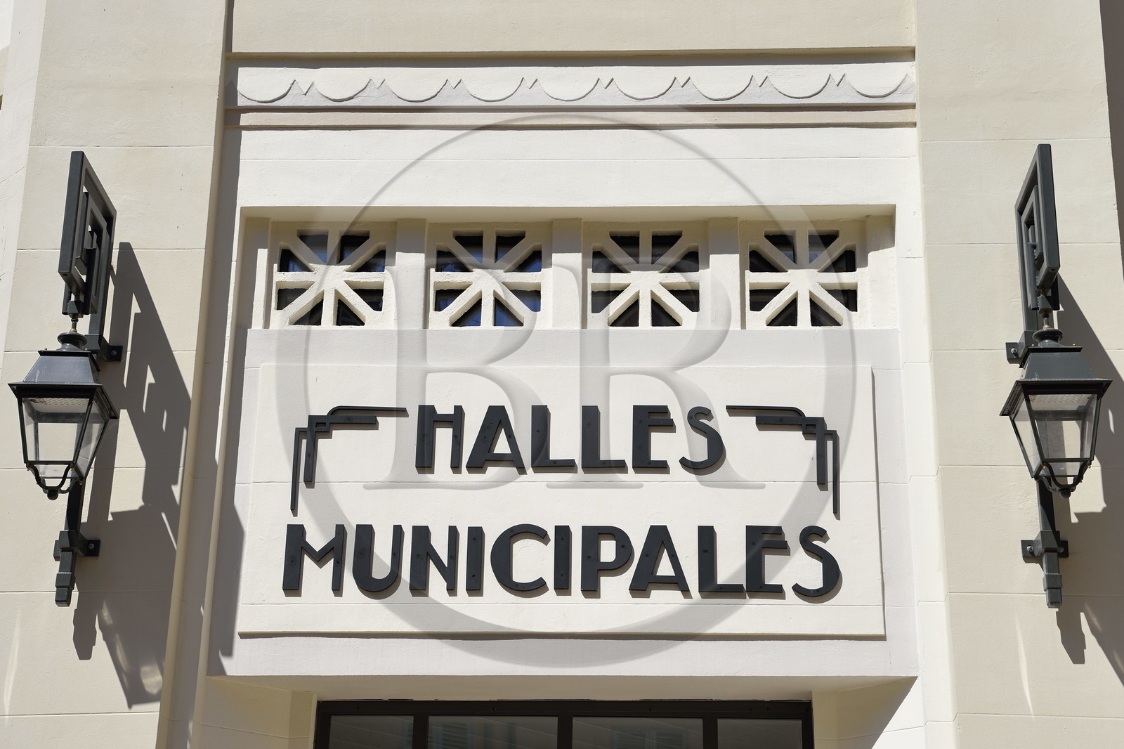 France, Var, Toulon, the former municipal covered market in the Art-deco style transformed into gourmet halls
